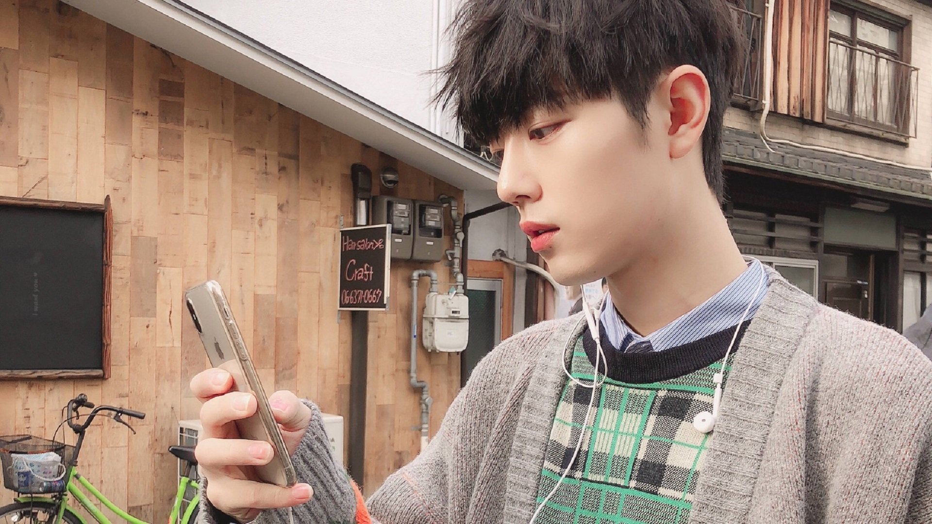 德甲赛事，精彩场面与战术变革同步推进，德甲经典比赛